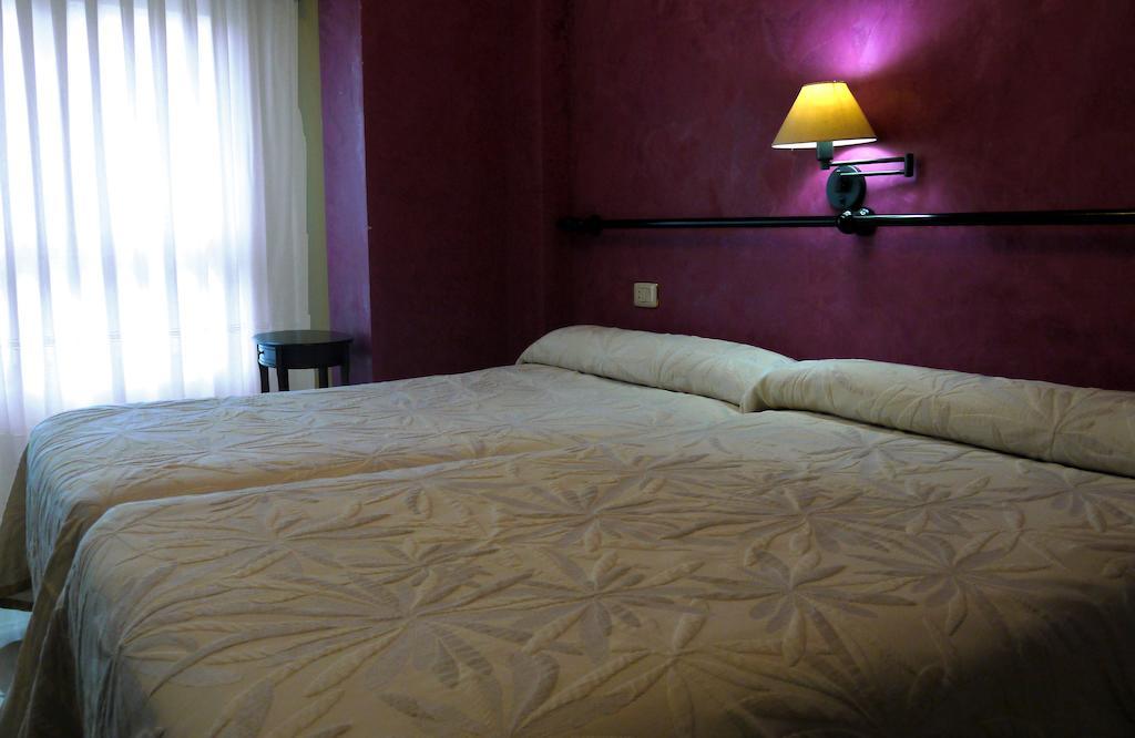 Hotel Lena Pola de Lena Cameră foto